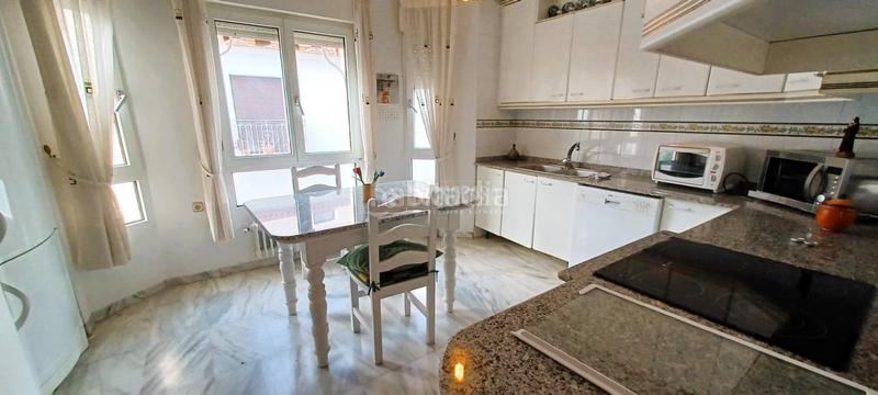 Foto 867cc6a9-75fc-4f1d-b23f-00c044e12a1e. Casa pareada casa en venta en Baza