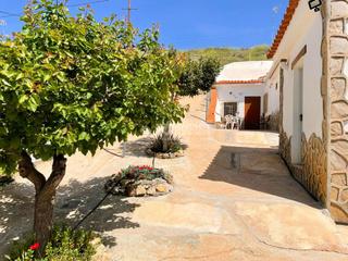 Casa aparellada a Valle del Zalabí. Casa en venta en valle del zalabí