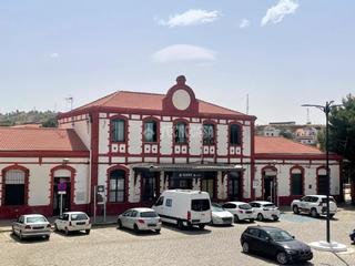 Casa aparellada a Guadix. Casa en venta en guadix