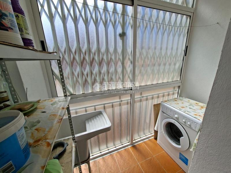 Foto a59fda50-1a8c-477c-be39-b57b548f6457. Casa aparellada amb calefacció aparcament a Baza