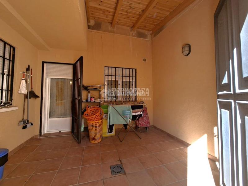 Foto 1686abf9-a71b-4797-99e5-b38c109143b6. Casa aparellada amb calefacció aparcament a Guadix