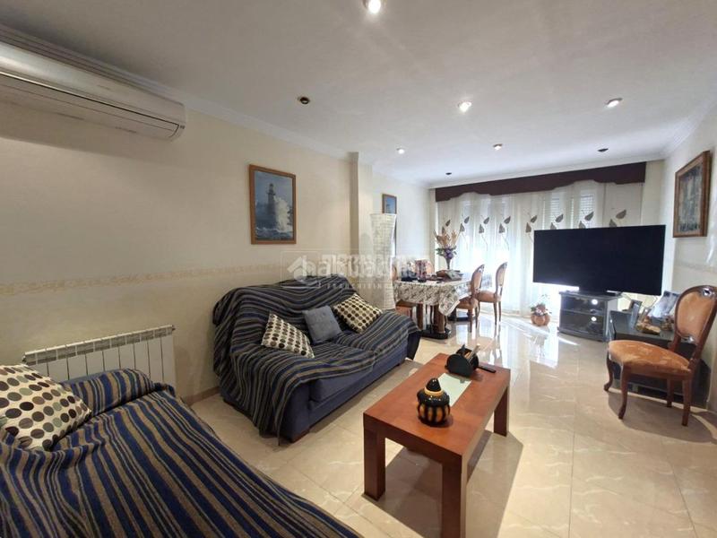 Foto 2b4f78b5-d560-4359-b139-895e48fef9f3. Casa aparellada amb calefacció aparcament a Guadix