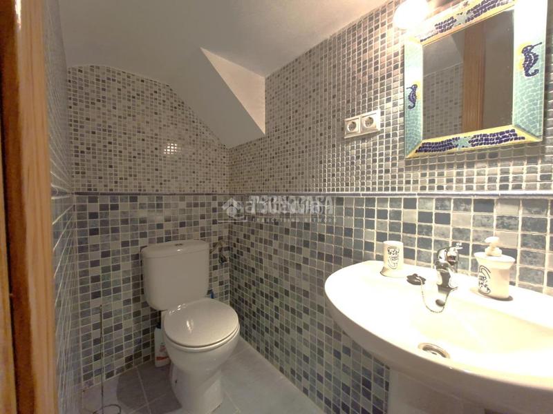 Foto 58a41e45-6e78-477e-809f-20461c4edf11. Casa aparellada amb calefacció aparcament a Guadix