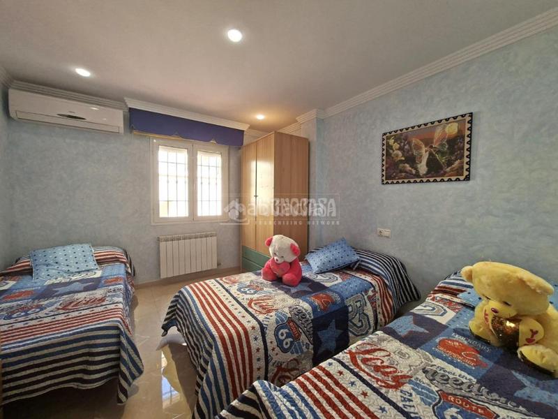 Foto 69b25968-8a5b-4834-a011-c499bb5eeecd. Casa aparellada amb calefacció aparcament a Guadix