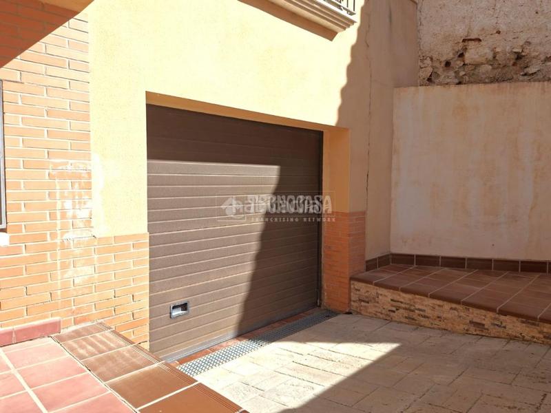 Foto 93d3b229-a296-44c4-aaed-50aa68a90665. Casa aparellada amb calefacció aparcament a Guadix