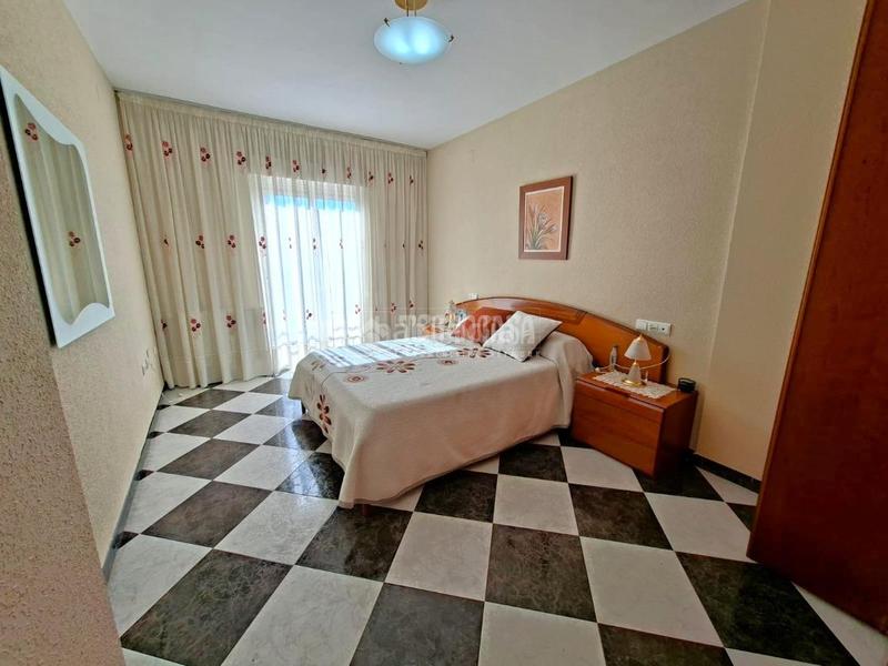 Foto 3aec5316-ef9b-4cb8-ac26-bcf122f8a506. Casa aparellada amb calefacció aparcament a Benalúa