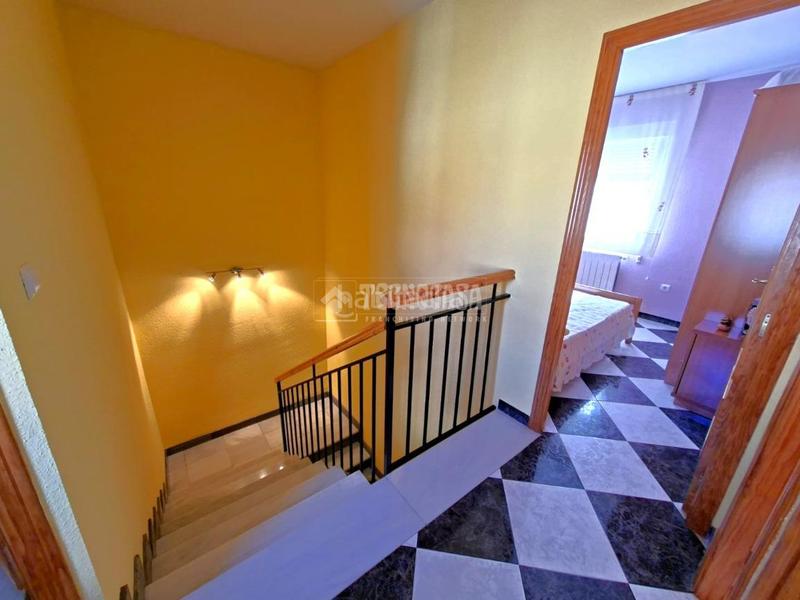 Foto 74b4cce5-7144-427f-aa6f-a937835f0065. Casa aparellada amb calefacció aparcament a Benalúa