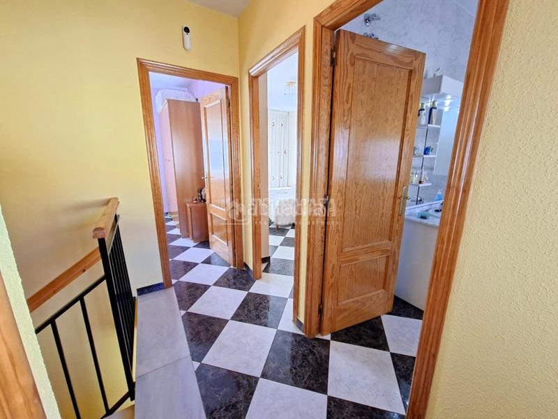 Foto 8c007f24-0d55-4d7a-99e6-5ccac7a68416. Casa aparellada amb calefacció aparcament a Benalúa