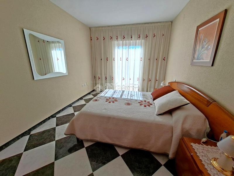 Foto c7ed6ff7-a0f0-43d7-9c8a-6abfa030b02d. Casa aparellada amb calefacció aparcament a Benalúa