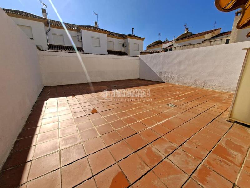 Foto d33fb223-03d5-4f14-8715-0601fb9fe479. Casa aparellada amb calefacció aparcament a Benalúa