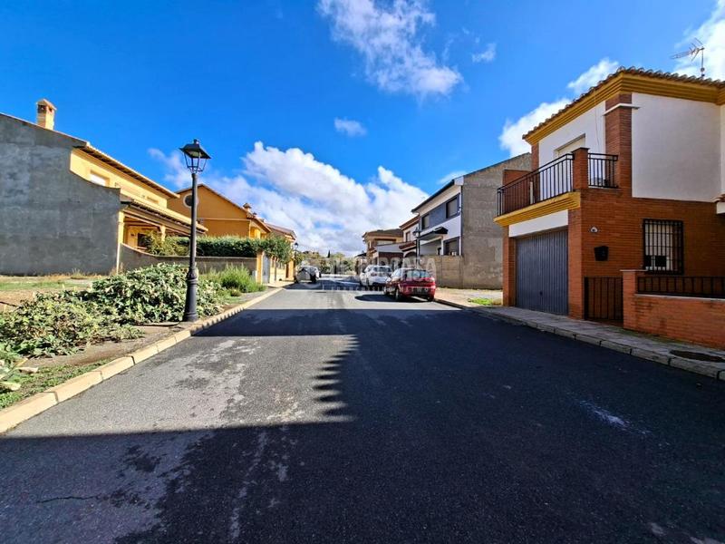 Foto ec39e34a-4799-4e66-b62d-fc452f499345. Casa aparellada amb calefacció aparcament a Benalúa