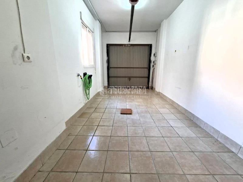 Foto f60831a2-7b63-4751-8354-94072f9fdd64. Casa aparellada amb calefacció aparcament a Benalúa