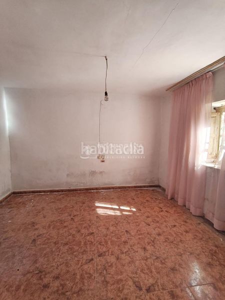 Foto 0196d28a-5fe5-46b6-be7c-0bfc9580d04c. Casa aparellada a Darro