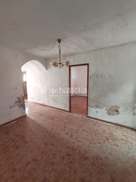 Foto cb65f20c-ac12-40f7-9015-7b782d74270c. Casa aparellada a Darro