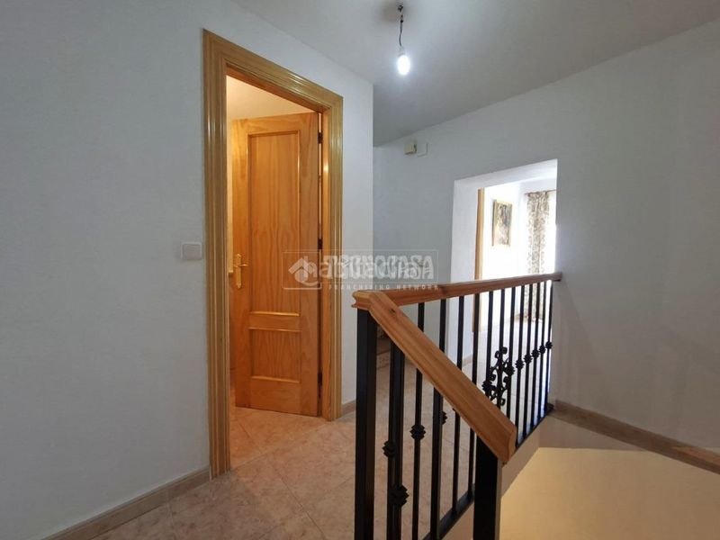 Foto 05c0965b-7675-4021-bfbe-ab377501460a. Casa aparellada amb calefacció a Lanteira