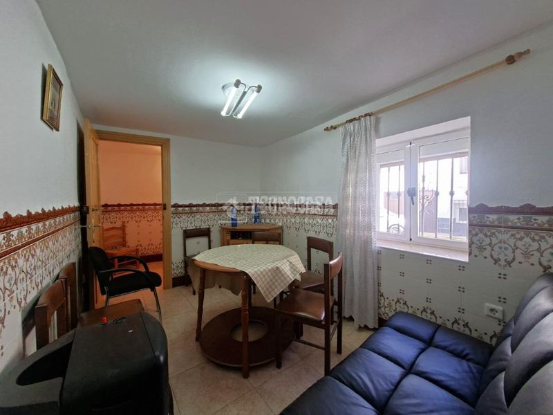 Foto 8b4f0c3d-d457-4996-b870-ebd76ace1d5d. Casa aparellada amb calefacció a Lanteira