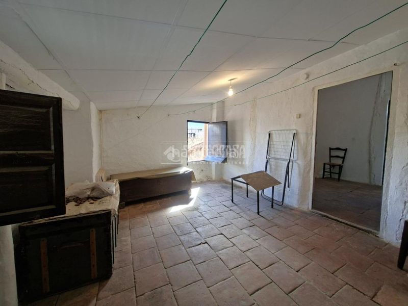Foto bfb4c9ab-03cd-44a3-bd93-72c0c18c8a36. Casa aparellada amb calefacció a Lanteira