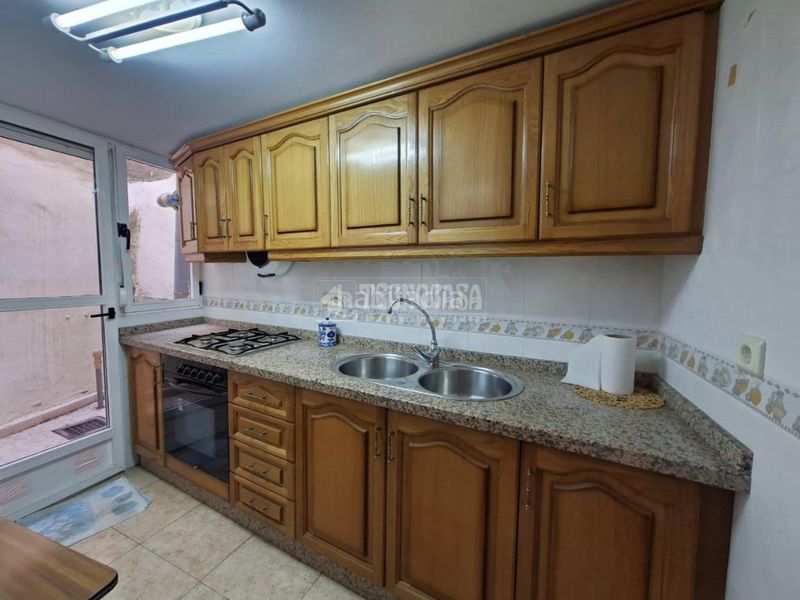 Foto c86240dc-fb40-4026-90ab-ffe4656936e4. Casa aparellada amb calefacció a Lanteira
