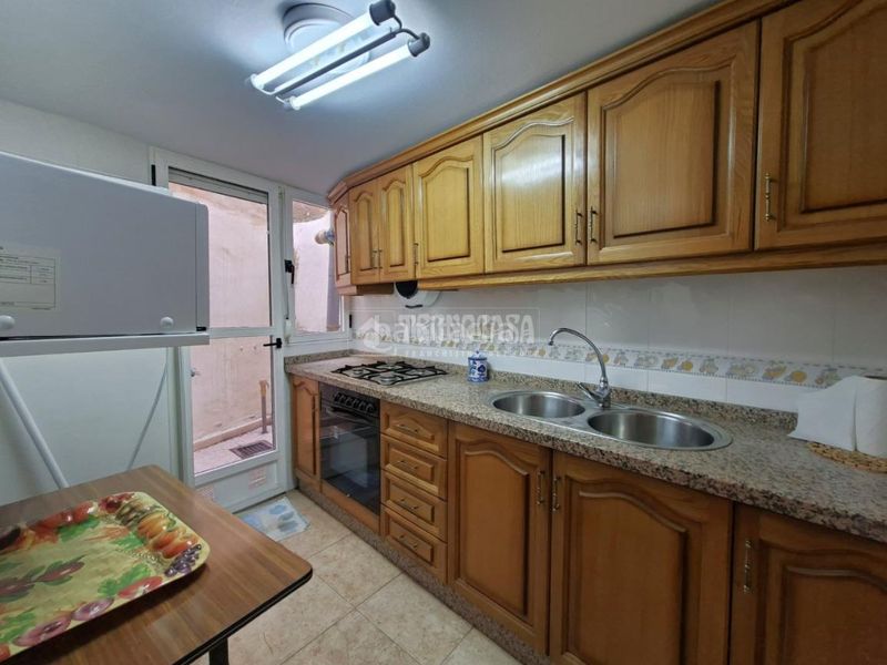 Foto f7ce32e9-37a6-4882-9c8f-eedd06405c21. Casa aparellada amb calefacció a Lanteira