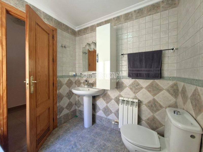 Foto 5d13cf5b-77c5-41e0-9241-8a37e3eb99d9. Piso  en venta en Guadix