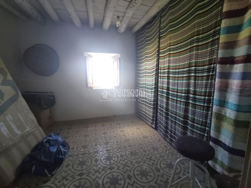 Foto a0ded598-86c1-4a33-abd7-c63d6ecfd60d. Maison jumelée dans Gor