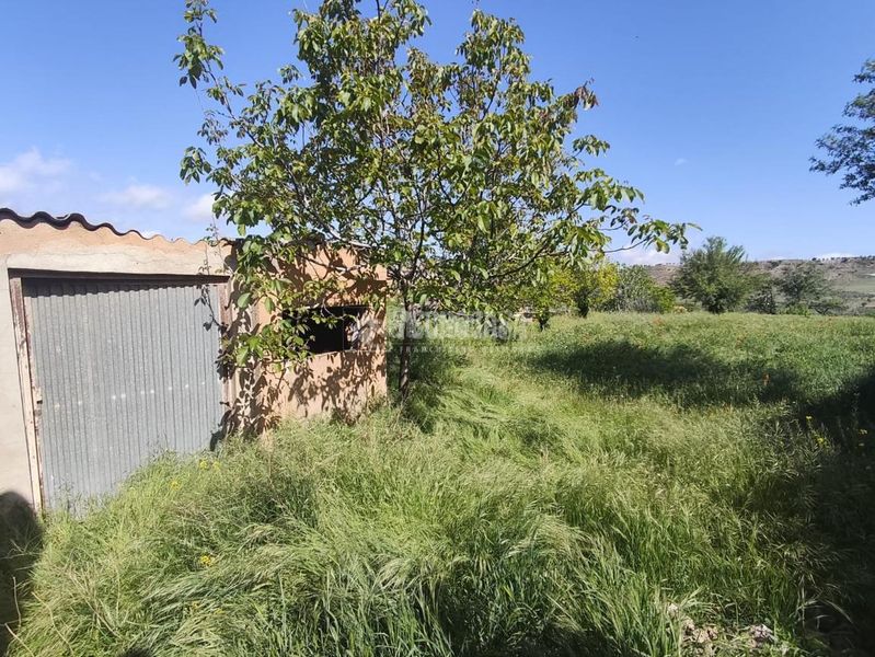 Foto cb608b53-2495-4eb1-aa30-18d827b3a8d9. Maison jumelée dans Gor