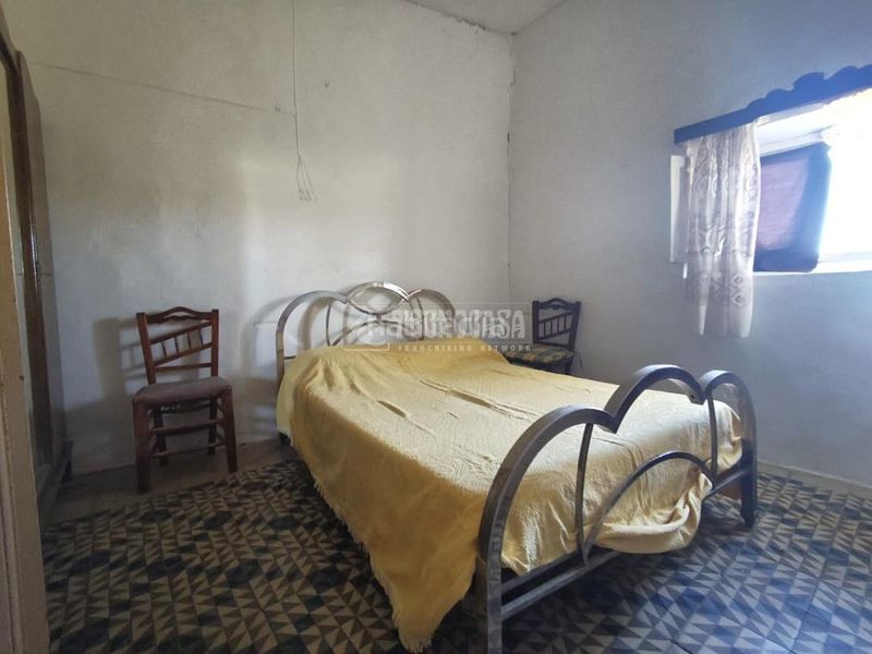 Foto e8e66504-24ef-4e10-a2b2-b8995e5ea35d. Maison jumelée dans Gor