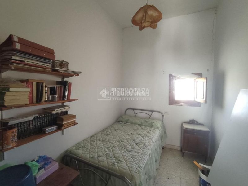 Foto ebf12971-7c27-46c9-9843-937d07adafe6. Maison jumelée dans Gor