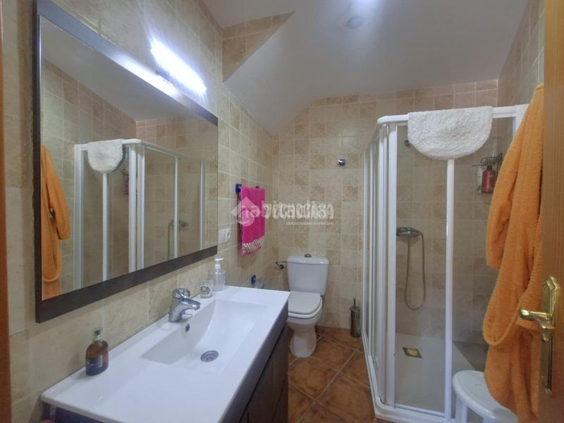 Foto 6f002eb9-a363-491c-80be-4a218ee44e20. Casa aparellada a Guadix