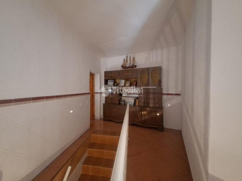 Foto d287e789-88bf-4e56-8444-22bd92adc46d. Casa aparellada a Guadix