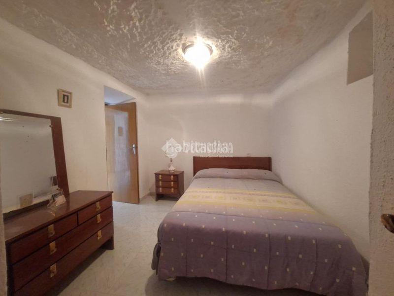 Foto ec912666-cb29-4aed-ad34-6a2da775bbbc. Casa aparellada a Guadix