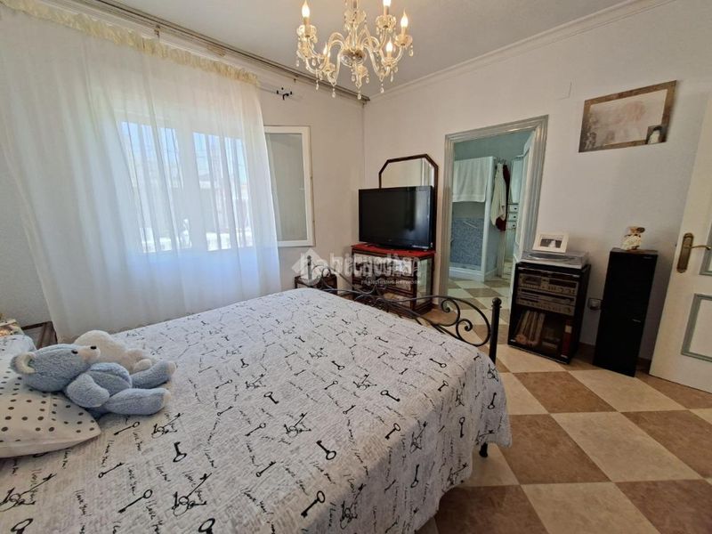 Foto 768c3218-0bef-4eb3-8581-fbd0fdf910f0. Casa amb calefacció aparcament a Zújar