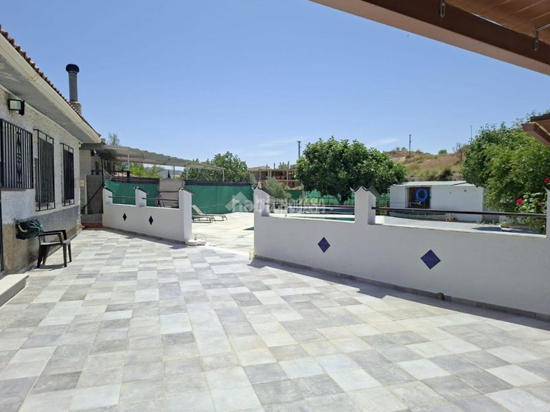 Foto fb473669-0523-478b-85da-d96cbe4b131b. Casa amb calefacció aparcament a Zújar