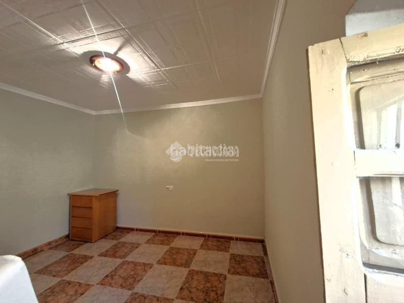 Foto 0e9ca4f1-9d94-4e54-8482-68551567b59e. Towny house in Darro