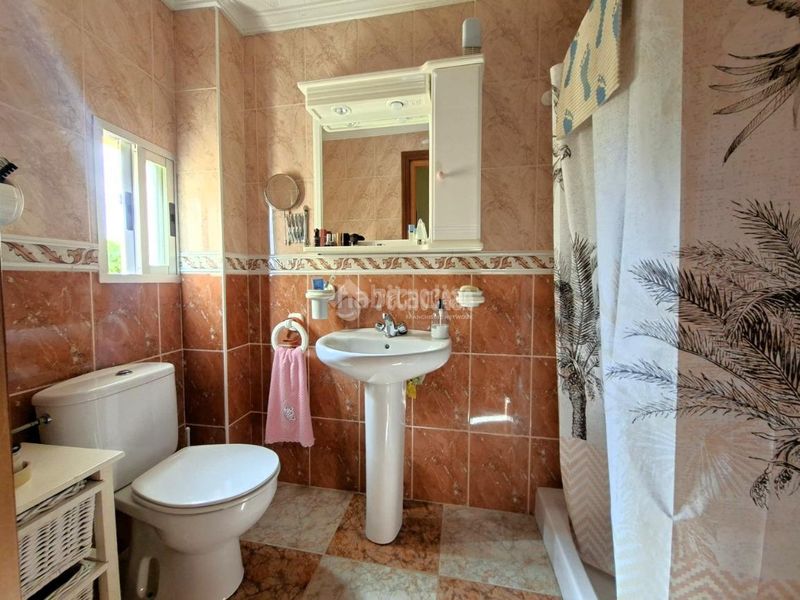 Foto f2c969a8-a0ef-45f7-bd63-90a1fcbfb1d2. Towny house in Darro