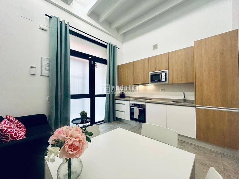 Foto c53ad444-7aa6-4be6-b680-871249e2697f. Pis a Embajadores-Lavapiés Madrid