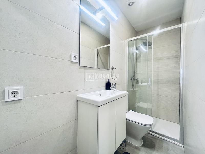 Foto 6b1cb17a-a2b1-4c73-a4f7-c4aafb32a457. Pis a Embajadores-Lavapiés Madrid