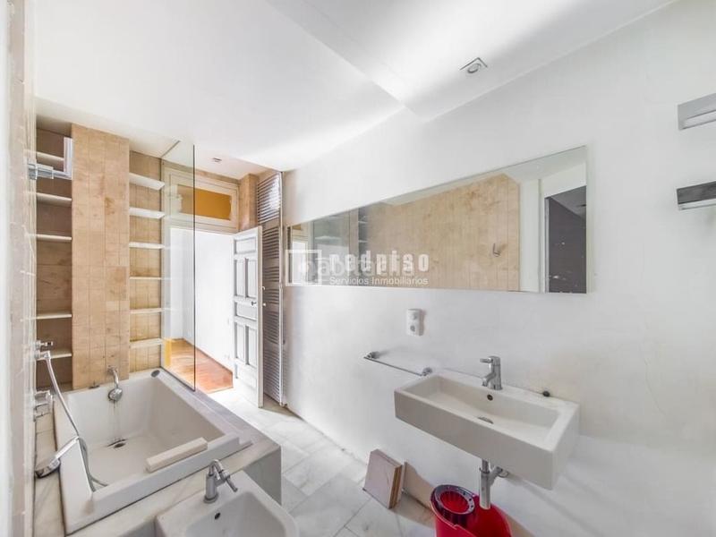 Foto a5ea270d-4294-477b-82d3-f9003c505f1a. Pis amb calefacció a Sol Madrid