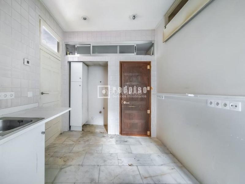 Foto c3882cd6-de7a-4fec-94d5-c758061131d7. Pis amb calefacció a Sol Madrid