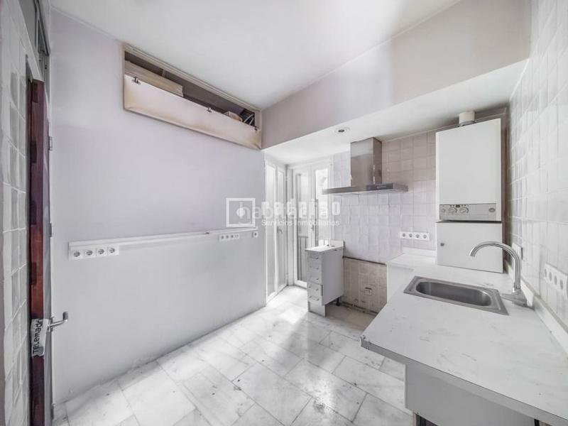 Foto f1d4fad8-8368-44a2-abaa-79e50edd2ce5. Pis amb calefacció a Sol Madrid