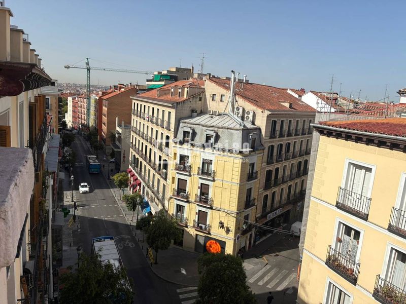 Foto 1c2af74a-7e10-4cde-bc41-f1bcc7402ce1. Lloguer pis a Embajadores-Lavapiés Madrid