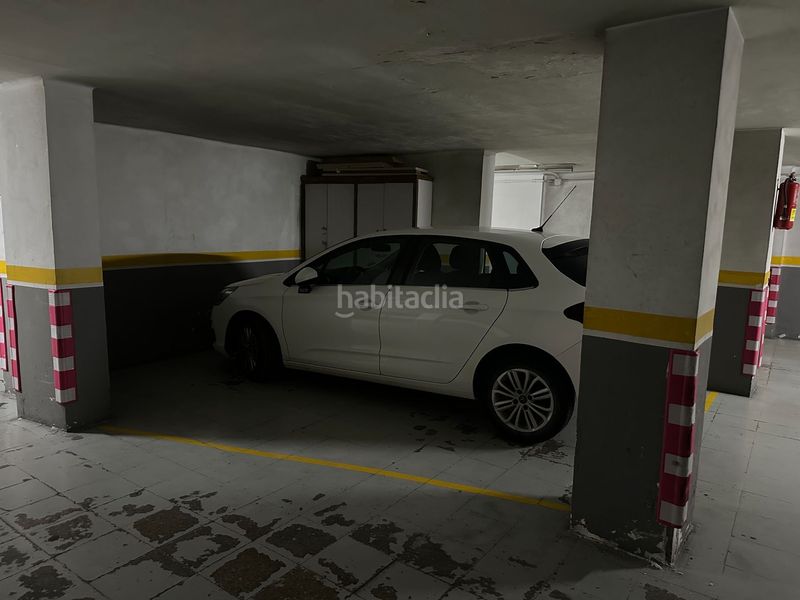 Foto aaf1591f-1e83-4557-b634-b587813e5195. Aparcament cotxe a Barri del Centre Terrassa