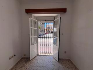 Masia a Tarifa Ciudad. Apostento frente a la iglesia