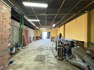 Nau industrial a San Pedro-Gabriel Miró-María Guerrero. Nave industrial de 217m en la línea