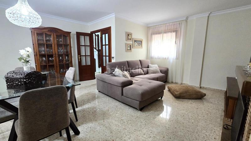 Foto f3fe3f1d-1d2b-43f2-96fb-b42312fafe71. Casa adossada amb aparcament a San José-San Bernardo Línea de la Concepción (La)