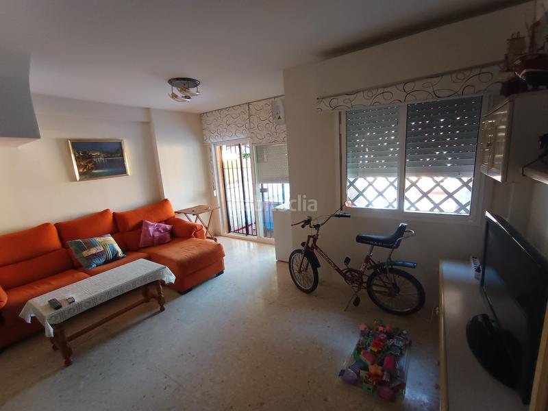 Foto 3f7cff4e-bca1-4659-b2ec-23d4122e6be2. Lloguer casa adossada amb aparcament a San García Algeciras