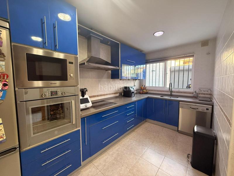 Foto 15c15b8d-75f7-4eec-9a1e-e0f8ce86c5a1. Chalet mit parking in Taraguilla-Estación San Roque