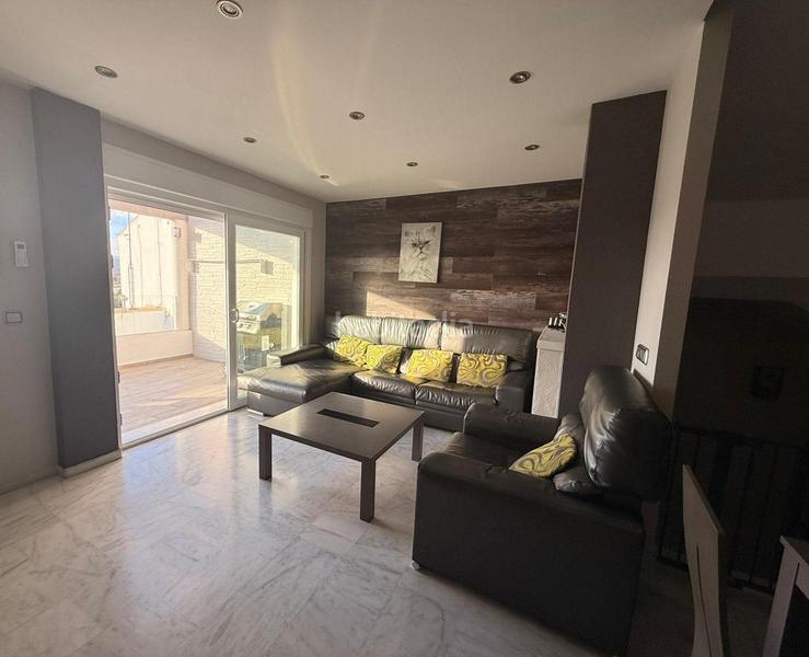 Foto 1f5c9193-7f9e-4b2b-82b9-f4a3030f0404. Chalet mit parking in Taraguilla-Estación San Roque