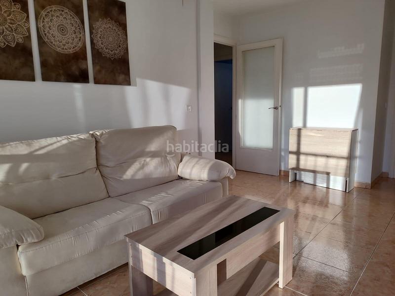 Foto 4ef6c86e-f5eb-4d4c-9d20-c081a2e1f5a5. Alquiler piso se alquila vivienda en urbanización carteya en Algeciras