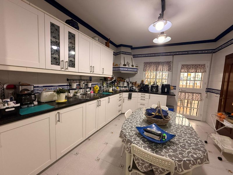 Foto 17bd1d6c-e7c8-455a-b301-4c44e1e93d80. Casa amb aparcament a Casco Antiguo Algeciras